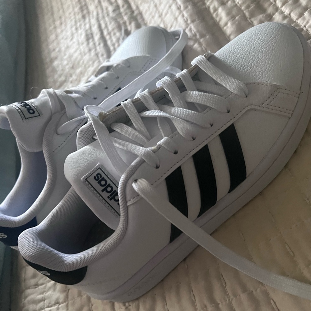 Cloudfoam White and Black Sneakers